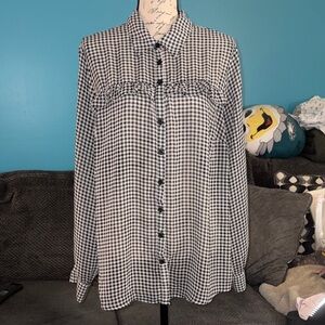 Torrid Ruffle Yoke Button Up Top, Size 1
